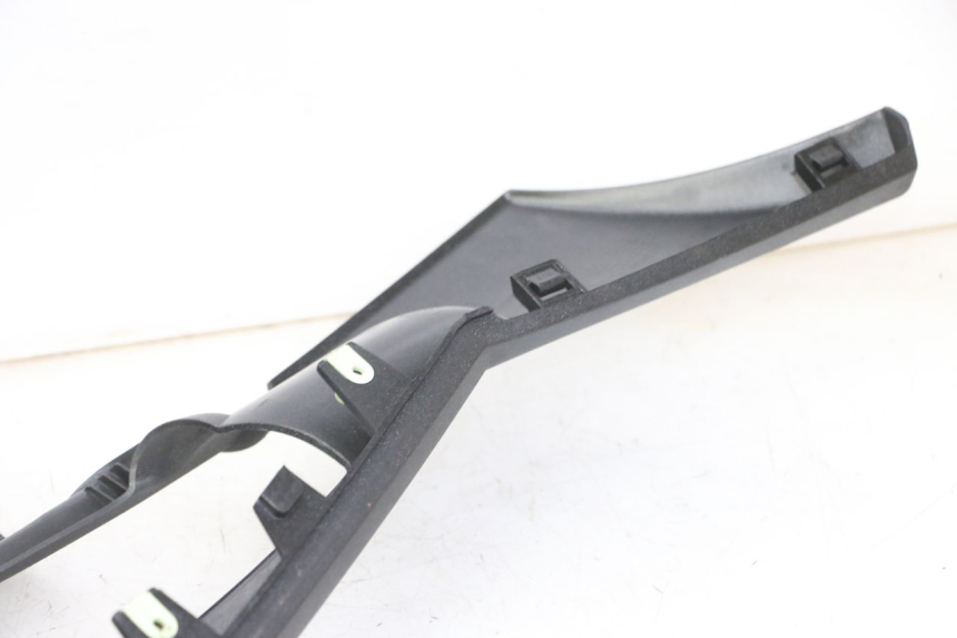 photo de LINKER DORSELPLAAT PEUGEOT SATELIS 125 (2013 - 2018) - Bevestigingspunten