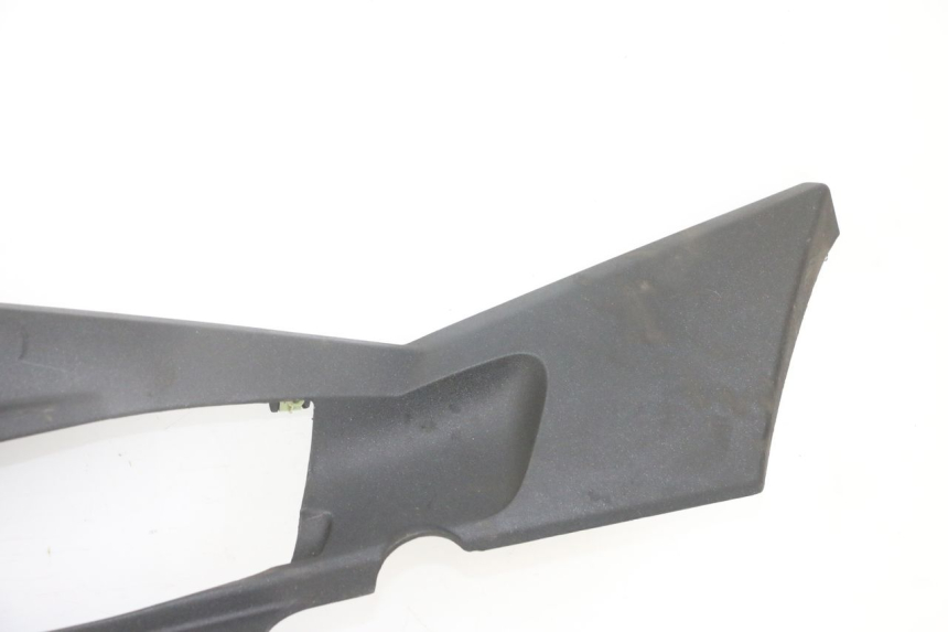 photo de LINKER DORSELPLAAT PEUGEOT SATELIS 125 (2013 - 2018) - Kenmerkende details