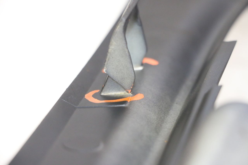 photo de LINKER DORSELPLAAT APRILIA SXR 50 (2021 - 2023) - Zoom op gebruiksstaat