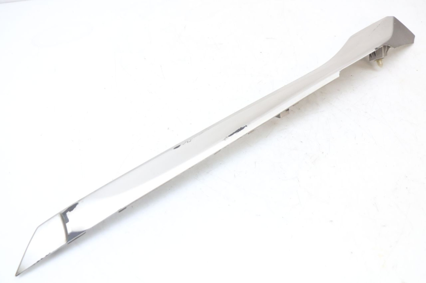 photo de LINKER DREMPELPLAAT YAMAHA XMAX X-MAX ABS 125 (2017 - 2020) - Technische close-up