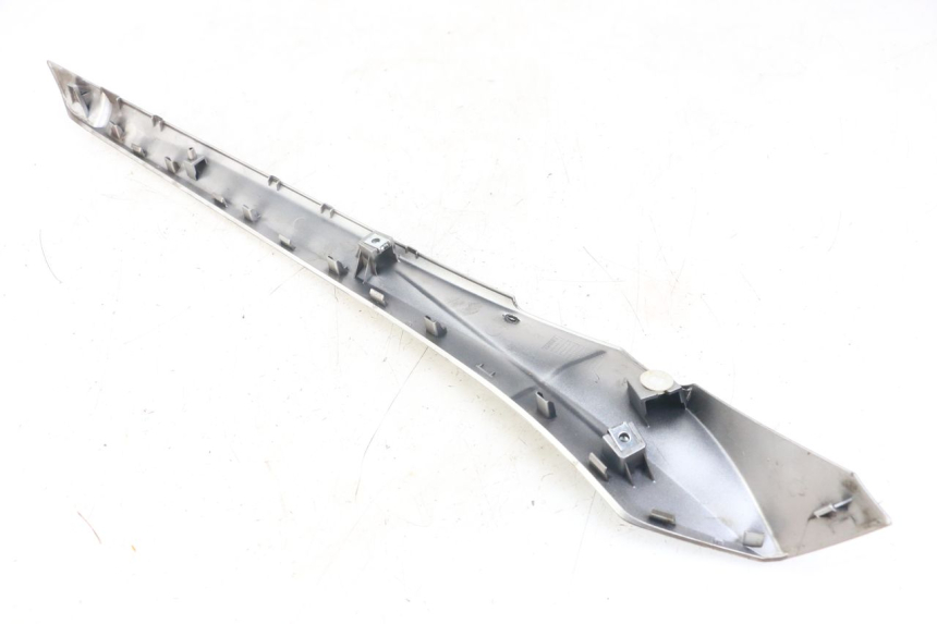 photo de LINKER DREMPELPLAAT YAMAHA XMAX X-MAX ABS 125 (2017 - 2020) - Technische close-up