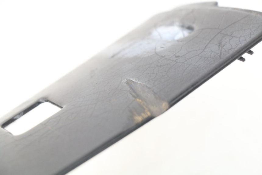 photo de LINKER DORSELPLAAT YAMAHA YP MAJESTY 125 (1998 - 2001) - Detail van het onderdeel