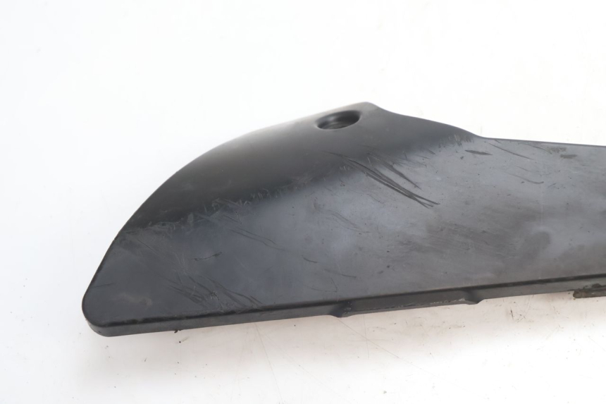 photo de ZIJSKIRT SUZUKI GSR 600 (2005 - 2012) - Detail van het onderdeel