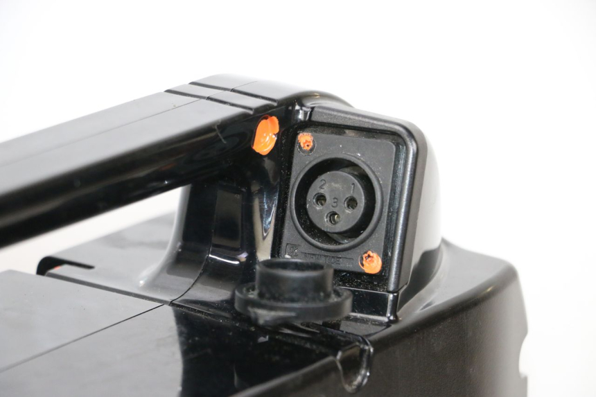 photo de ACCULADER YAMAHA NEO'S CORE 1 (2022 - 2026) - Visuele inspectie