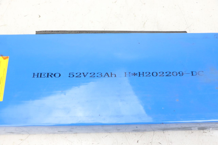 photo de ACCULADER HERO S10 1 - Zoom op componenten