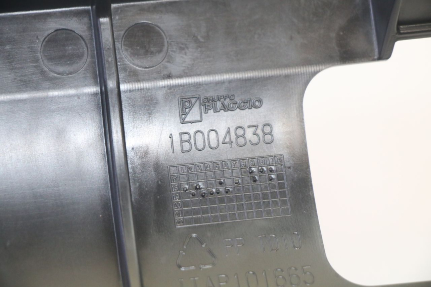 photo de ACHTERSPATBORD PIAGGIO MP3 HPE 350 (2018 - 2020) - Gecontroleerd onderdeel