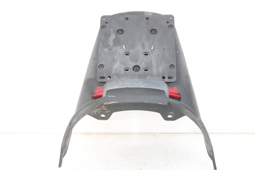 photo de ACHTERSPATBORD PIAGGIO MP3 LT 300 (2010 - 2016) - Bevestigingspunten