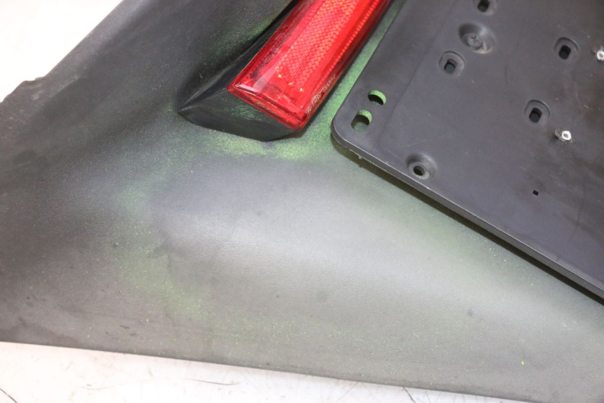 photo de ACHTERSPATBORD PIAGGIO MP3 RL 250 (2006 - 2010) - Zoom op gebruiksstaat