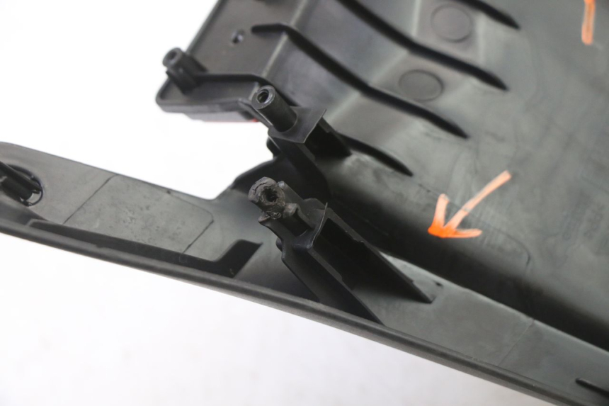 photo de ACHTERSPATBORD MAG POWER R-STREET 50 (2016 - 2025) - Bevestigingspunten