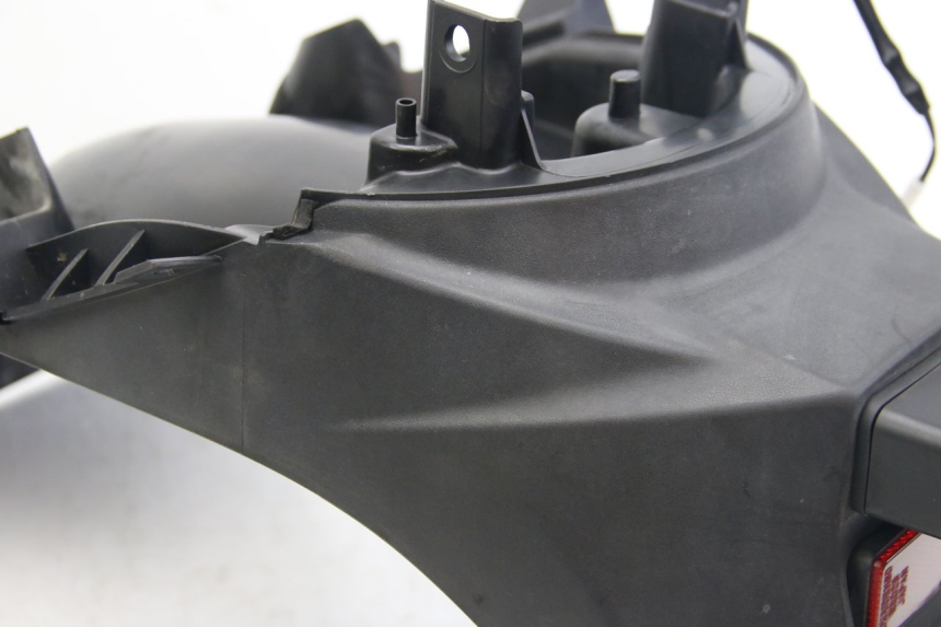 photo de ACHTERSPATBORD SUZUKI SIXTEEN 125 (2008 - 2010) - Kenmerkende details