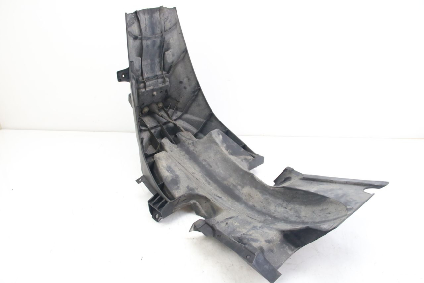 photo de ACHTERSPATBORD SUZUKI SIXTEEN 125 (2008 - 2010) - Andere kijkhoek