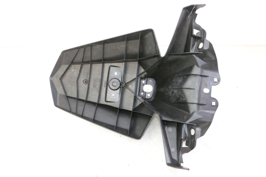 photo de ACHTERSPATBORD YAMAHA XMAX X-MAX 125 (2021 - 2025) - Detail van het onderdeel