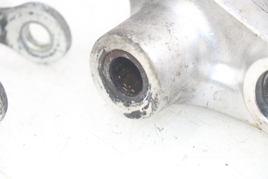 photo de SCHOKDEMPERSTANG YAMAHA FZS FAZER 600 (1998 - 2001) - Bevestigingspunten