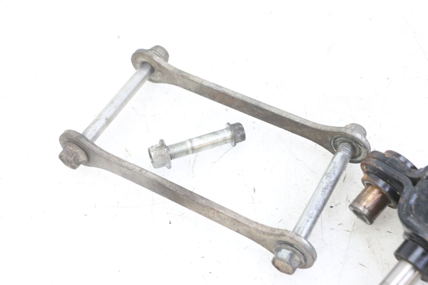 photo de SCHOKDEMPERSTANG SUZUKI GS GSE 500 (2001 - 2003) - Bevestigingspunten