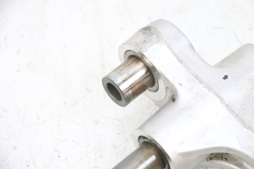 photo de SCHOKDEMPERSTANG SUZUKI GSF N BANDIT 600 (1996 - 1999) - Bevestigingspunten