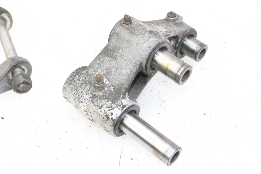 photo de SCHOKDEMPERSTANG KAWASAKI ZR7 ZR-7 S 750 (1999 - 2004) - Bevestigingspunten