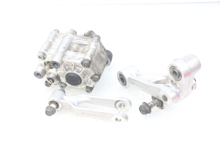 photo de SCHOKBREKERSTANG SUZUKI TLS TL S 1000 (1997 - 2001) - Bevestigingspunten