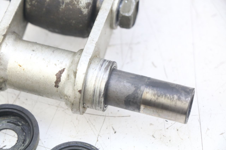 photo de SCHOKDEMPERSTANG YAMAHA TTR 125 (2000 - 2020) - Technische close-up