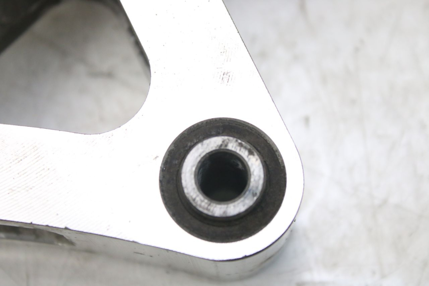 photo de SCHOKDEMPERSTANG YAMAHA YZF R1 1000 (2007 - 2008) - Andere kijkhoek