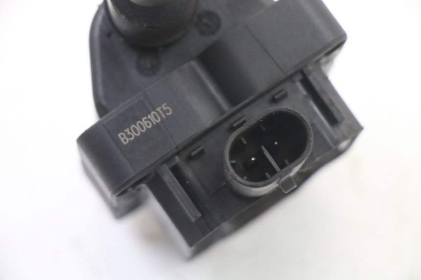 photo de BOBINE PIAGGIO MP3 LT 400 (2007 - 2012) - Bevestigingspunten