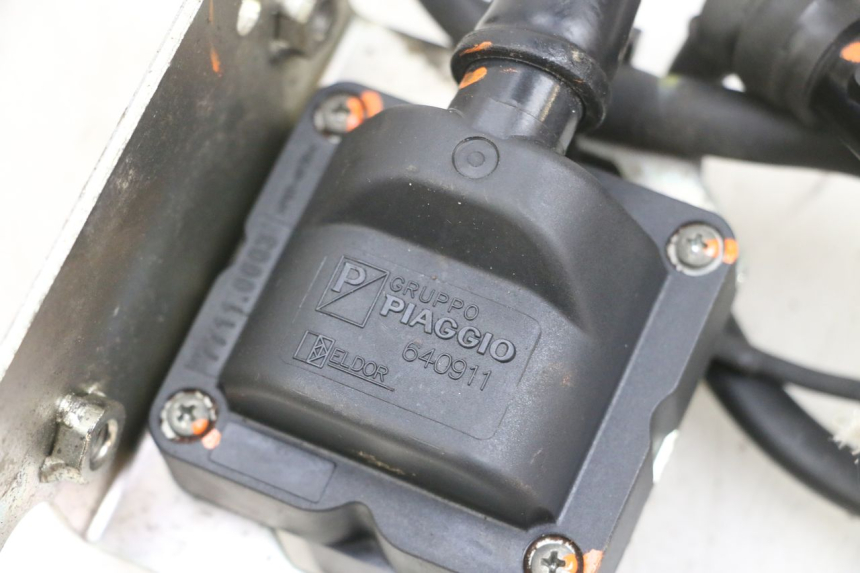 photo de BOBINE PIAGGIO MP3 RL 250 (2006 - 2010) - Detail van het onderdeel