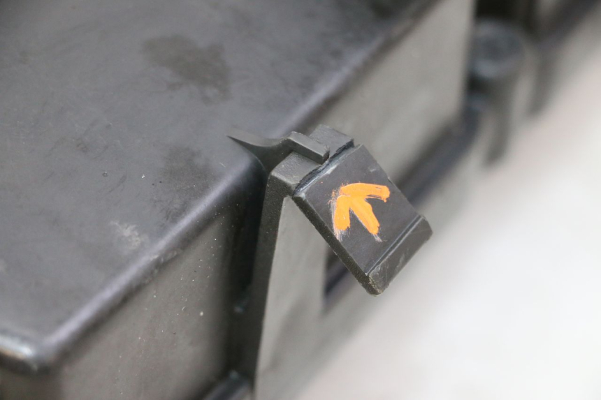 photo de LUCHTFILTERDOOS HONDA CBR RR FIREBLADE 900 (1992 - 1994) - Andere kijkhoek