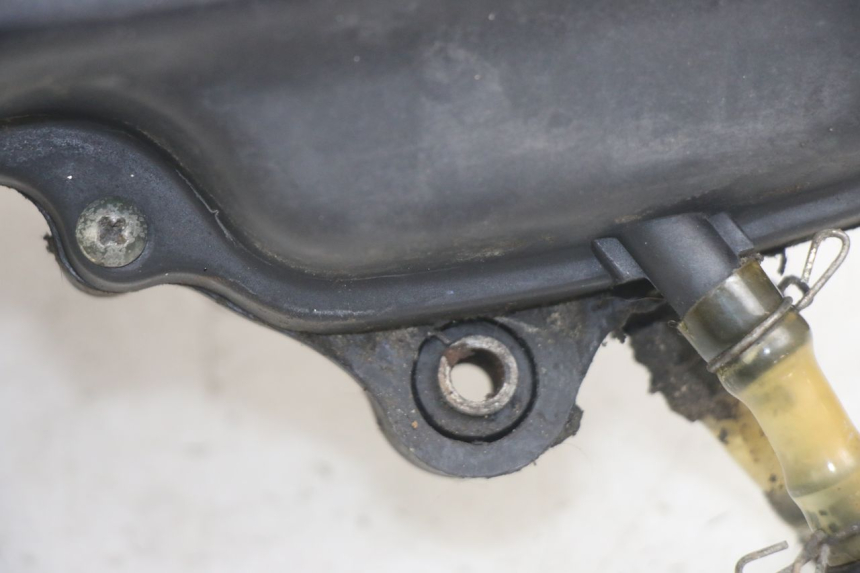 photo de LUCHTFILTERDOOS TNT MOTOR FASTINO 4T 50 (2013 - 2019) - Zoom op gebruiksstaat