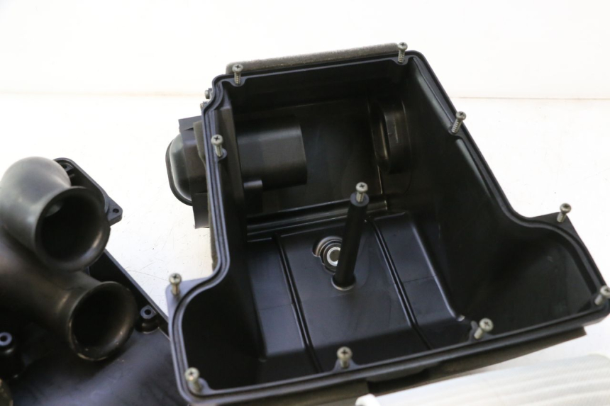 photo de LUCHTKAST YAMAHA FJR 1300 (2001 - 2005) - Kenmerkende details