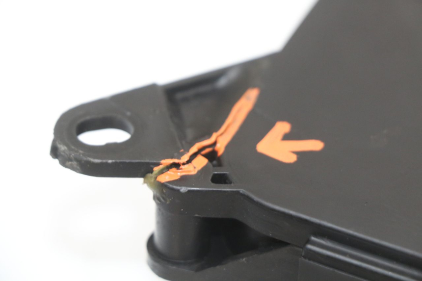 photo de LUCHTFILTERDOOS HONDA FJS SILVER WING SILVERWING 400 (2005 - 2008) - Bevestigingspunten