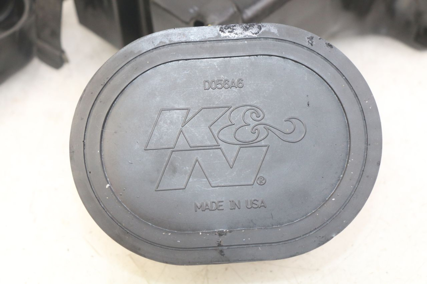 photo de LUCHTFILTERDOOS YAMAHA FZS FAZER 600 (1998 - 2001) - Markeringen en referenties