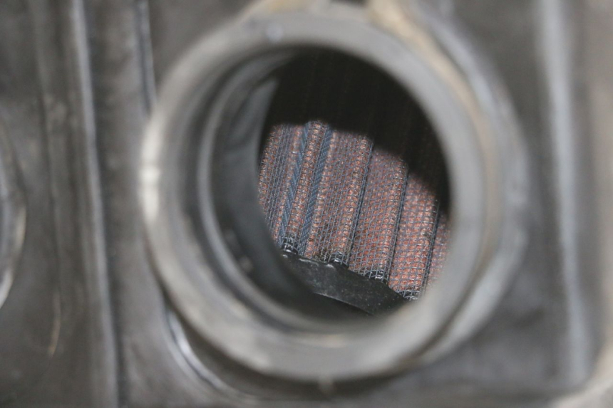 photo de LUCHTFILTERDOOS SUZUKI GS GSE 500 (2001 - 2003) - Detail van het onderdeel