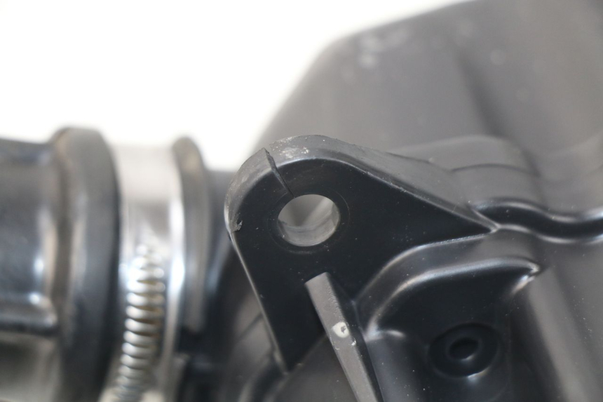 photo de LUCHTFILTERDOOS PEUGEOT METROPOLIS 400 (2017 - 2020) - Detail van het onderdeel