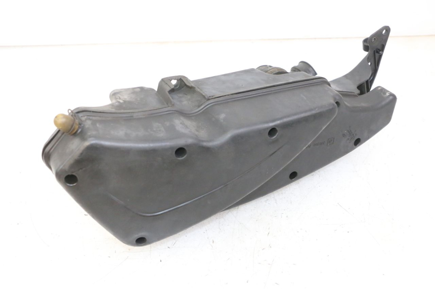 photo de LUCHTFILTERDOOS PEUGEOT SATELIS 125 (2013 - 2018) - Detail van het onderdeel