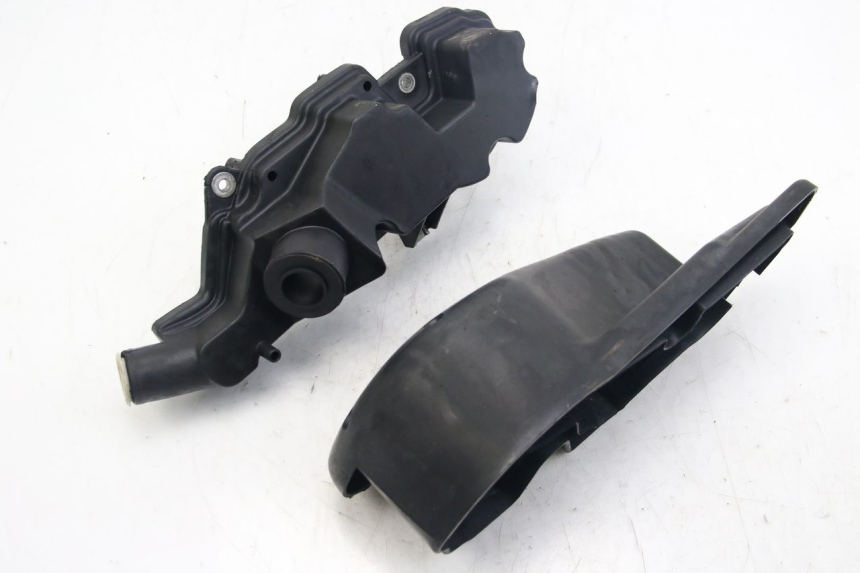 photo de LUCHTFILTERDOOS APRILIA SCARABEO 4T 50 (2009 - 2017) - Bevestigingspunten