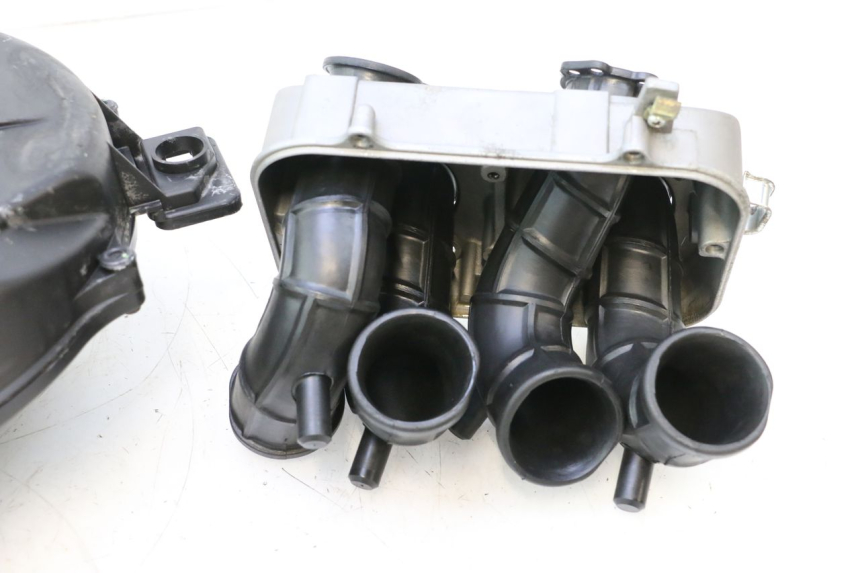 photo de LUCHTKAST HONDA ST PAN EUROPEAN 1100 (1990 - 2002) - Markeringen en referenties