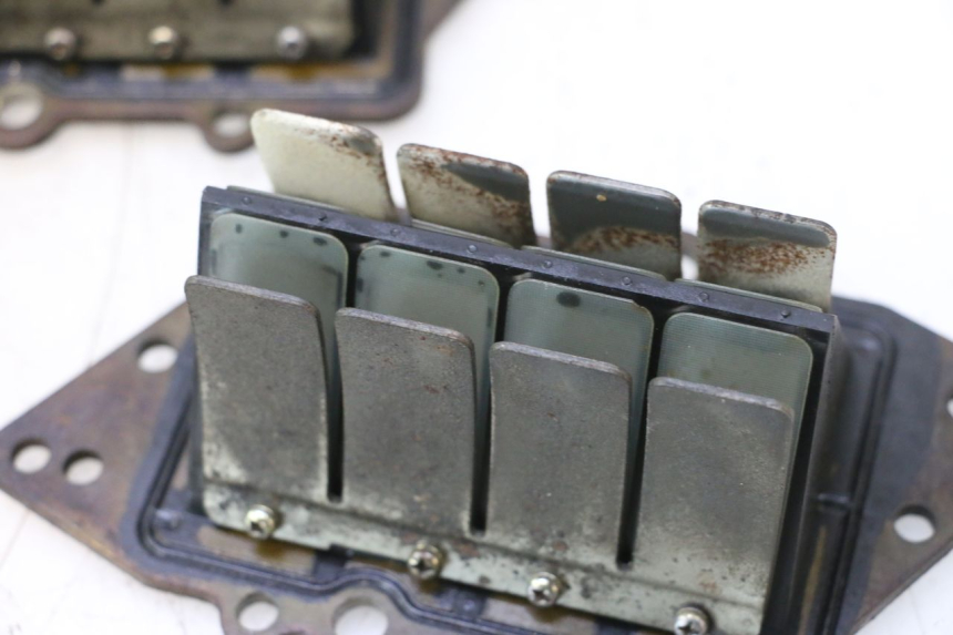 photo de KLEPKAST YAMAHA WAVE RUNNER GP R 1200 (2000 - 2003) - Focus op structuur