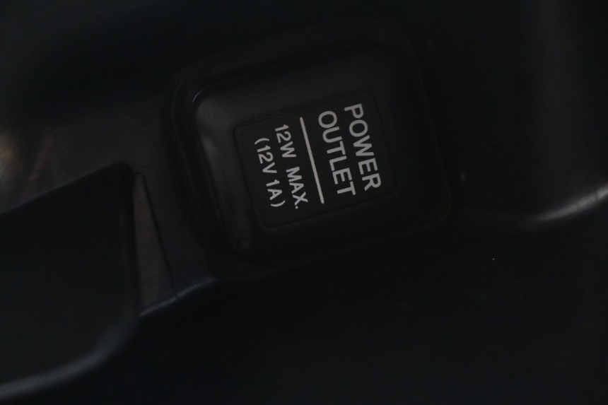 photo de HANDSCHOENENVAKJE HONDA FORZA 125 (2015 - 2016) - Detail van het onderdeel