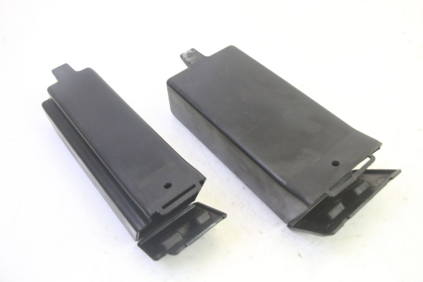 photo de HANDSCHOENENVAKJE KAWASAKI GPX R WARBIRD 600 (1988 - 1993) - Detail van het onderdeel