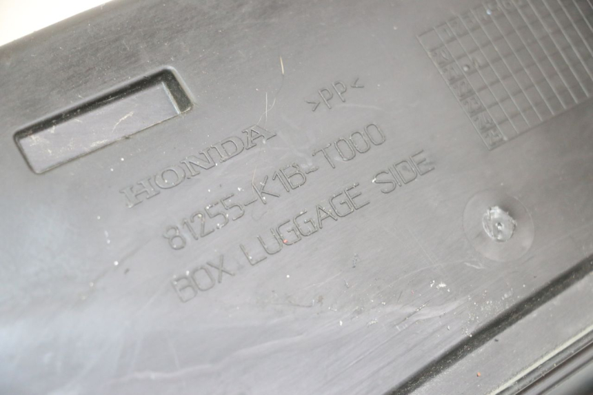 photo de HANDSCHOENENVAKJE HONDA FORZA 125 (2021 - 2025) - Detail van het onderdeel