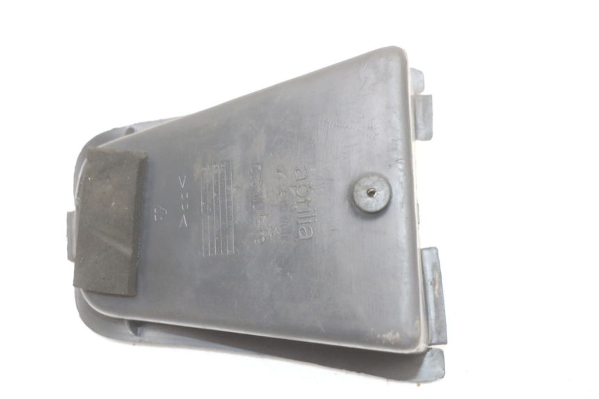 photo de HANDSCHOENENVAKJE APRILIA SR CARB LC 2T 50 (2004 - 2012) - Andere kijkhoek