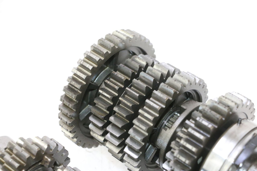 photo de VERSNELLINGSBAK SUZUKI GSR 600 (2005 - 2012) - Kenmerkende details