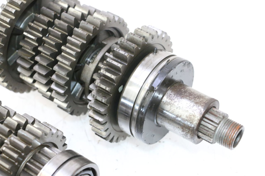 photo de VERSNELLINGSBAK SUZUKI GSR 600 (2005 - 2012) - Zoom op componenten