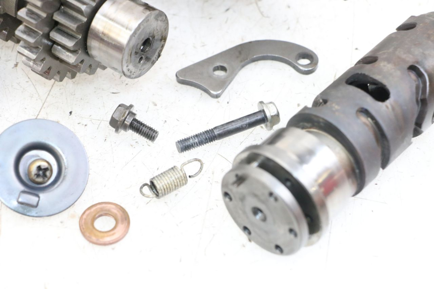 photo de VERSNELLINGSBAK SUZUKI GSX E 250 (1982 - 1983) - Detail van het onderdeel