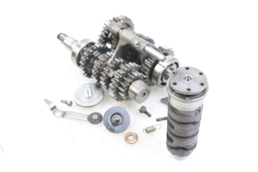 photo de VERSNELLINGSBAK SUZUKI GSX E 250 (1982 - 1983) - Andere kijkhoek