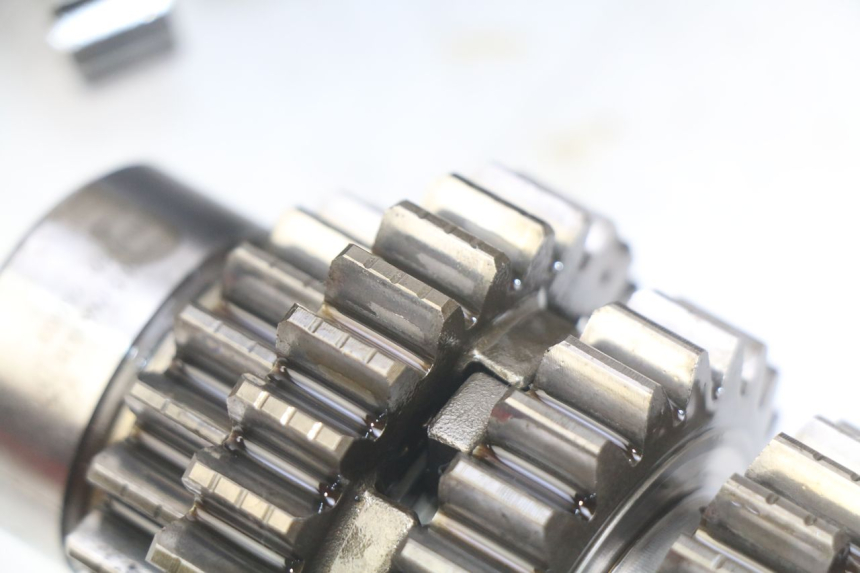 photo de VERSNELLINGSBAK TRIUMPH SPRINT ST 955 (1999 - 2001) - Zoom op gebruiksstaat