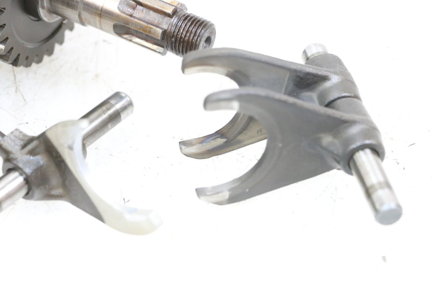 photo de VERSNELLINGSBAK SUZUKI VL INTRUDER 125 (2004 - 2007) - Detail van het onderdeel