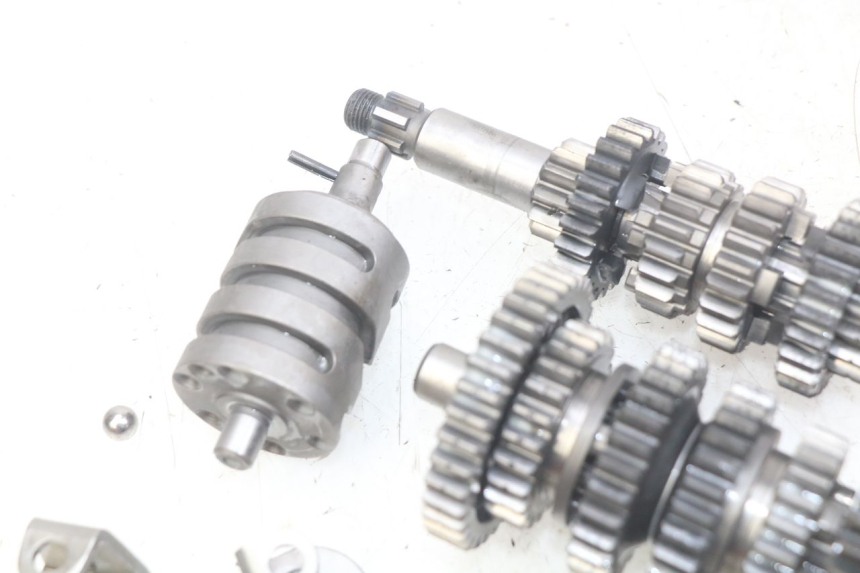 photo de VERSNELLINGSBAK PEUGEOT XP6 50 (2006 - 2011) - Kenmerkende details