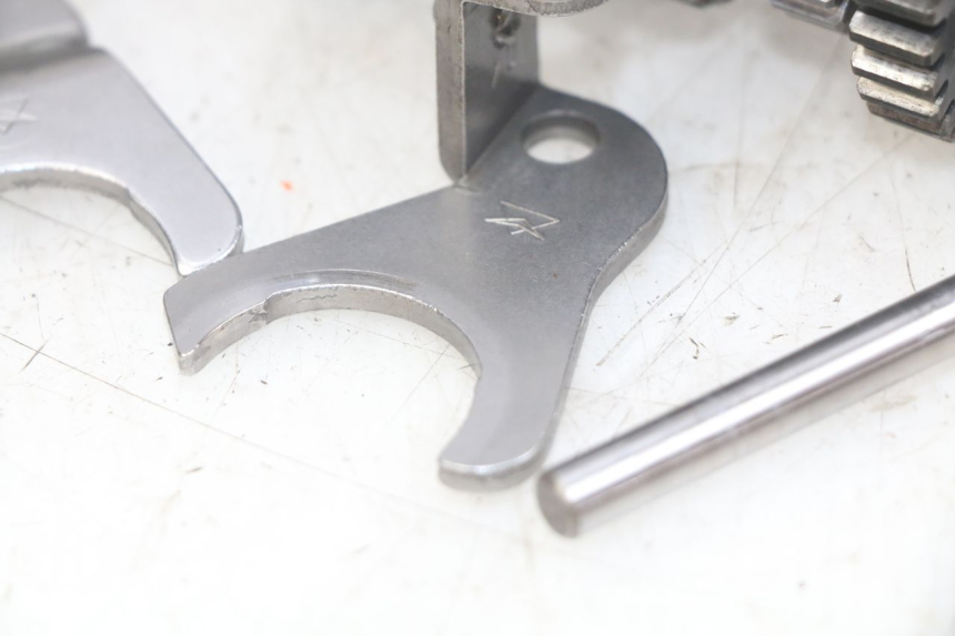 photo de VERSNELLINGSBAK PEUGEOT XP6 50 (2006 - 2011) - Overzicht