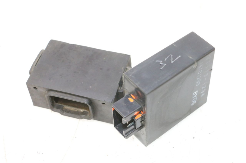 photo de CDI-BEHUIZING KAWASAKI GPX F ZX750F 750 (1986 - 1990) - Zoom op gebruiksstaat