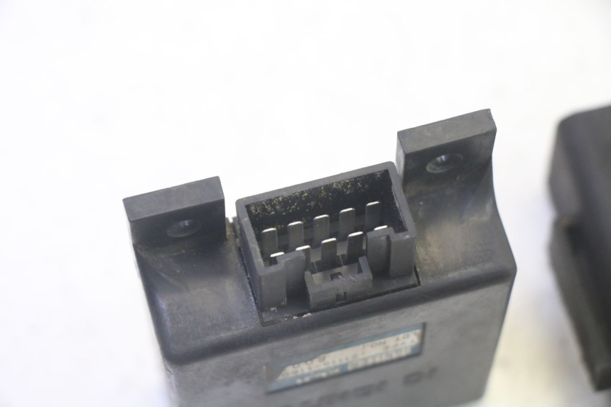 photo de CDI-unit KAWASAKI GPX R WARBIRD 600 (1988 - 1993) - Andere kijkhoek